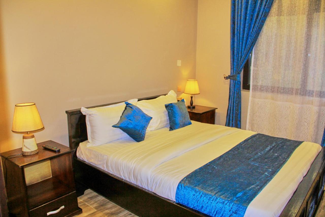 Golden Castle Hotel Hoima Extérieur photo