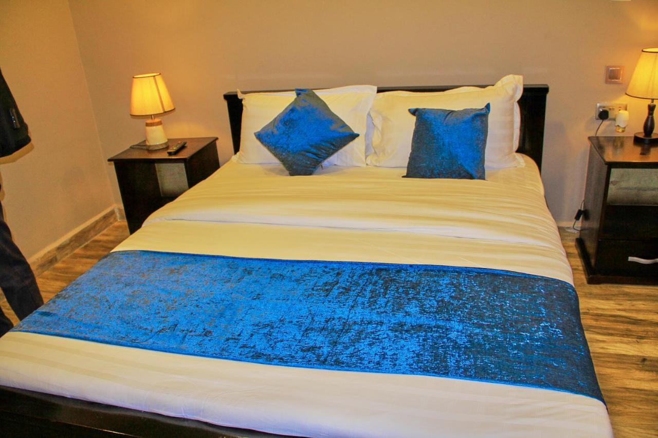Golden Castle Hotel Hoima Extérieur photo